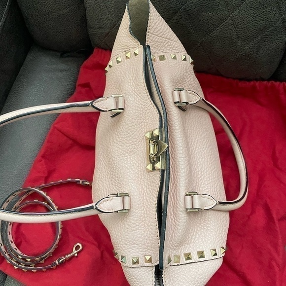 Authentic Valentino Garavani Rockstud Two way bag - Picture 6 of 12